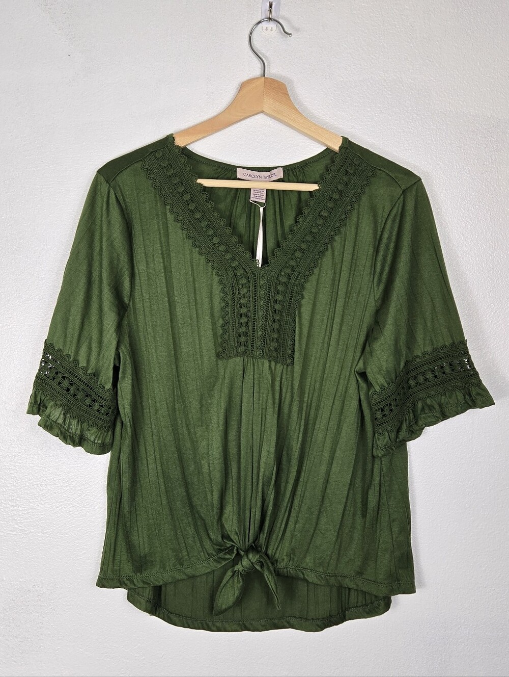 NEW Carolyn Taylor Crochet Lace Tie Front Flutter Sleeve Green Blouse Size Large